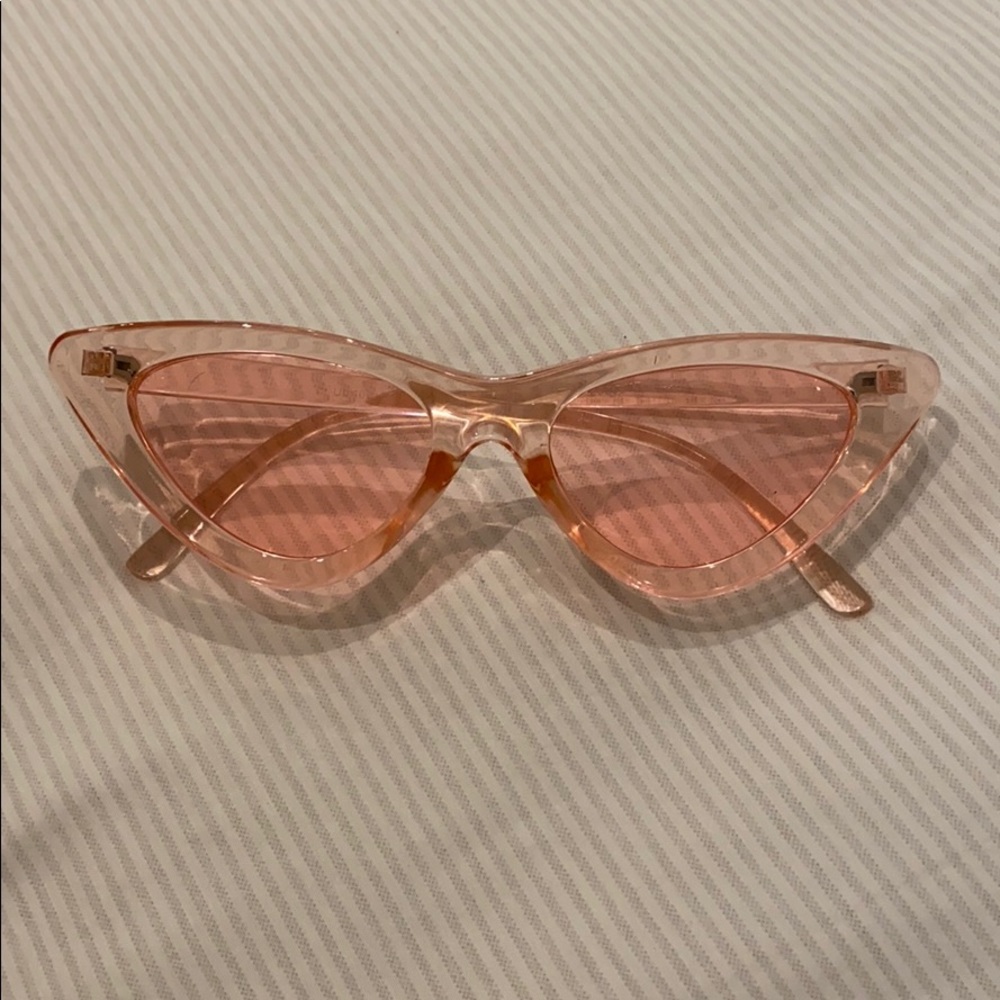 PINK NEVER WORN sun glasses 💕